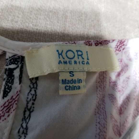 Women's Blouse Kori America Size Small Cream and Red Open Back Cold Shoulder - Picture 10 of 13